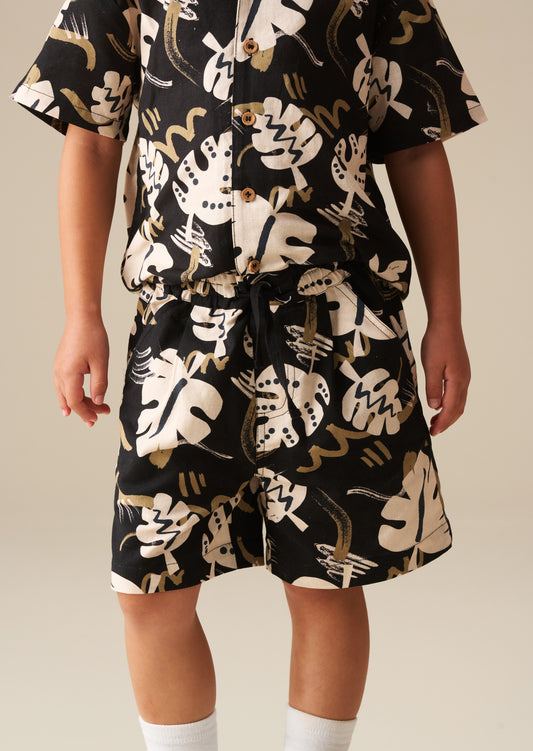 Finn Leaf Print Textured Short