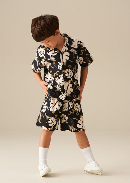 Finn Leaf Print Textured Short