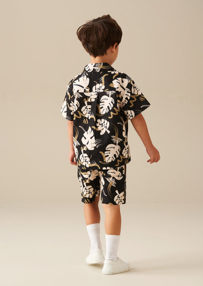Finn Leaf Print Textured Short